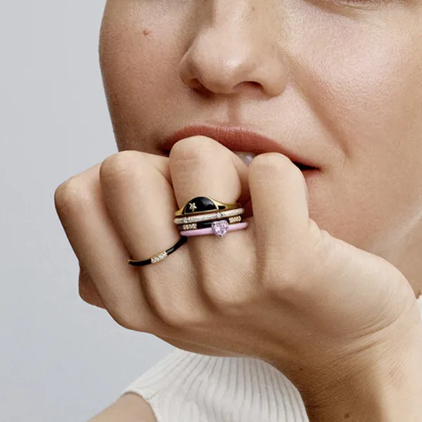 Pandora Δαχτυλίδι με μαύρο σμάλτο και πέτρες 163686C01